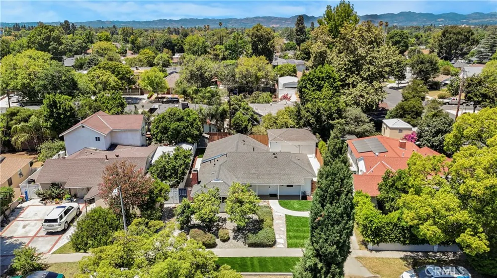 7337 Caldus Avenue Van Nuys, CA 91406