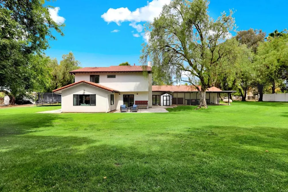 15459 Glentree Road Valley Center, CA 92082