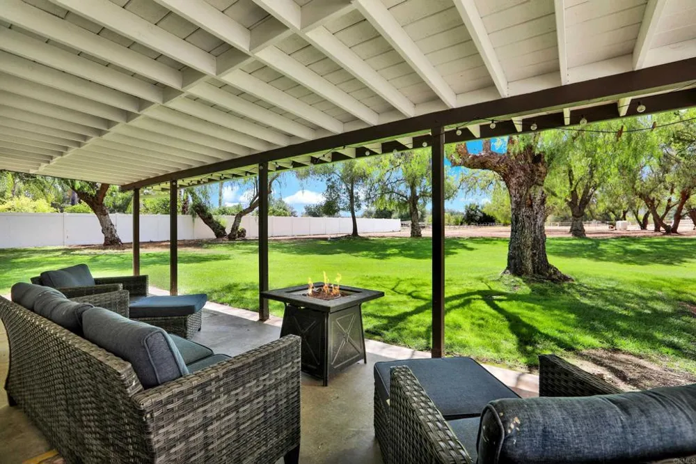 15459 Glentree Road Valley Center, CA 92082