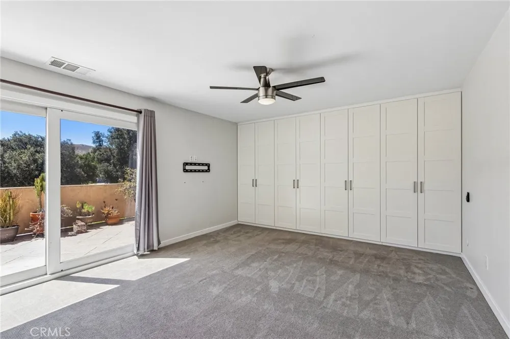 42 Kanan Road Oak Park, CA 91377