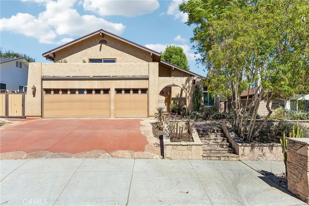 42 Kanan Road Oak Park, CA 91377