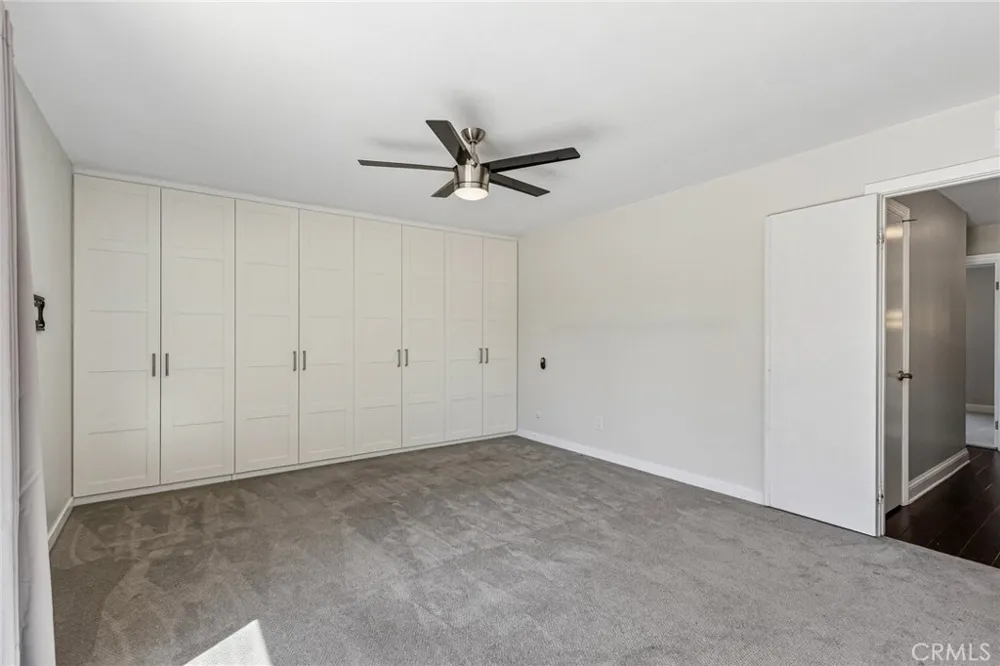 42 Kanan Road Oak Park, CA 91377