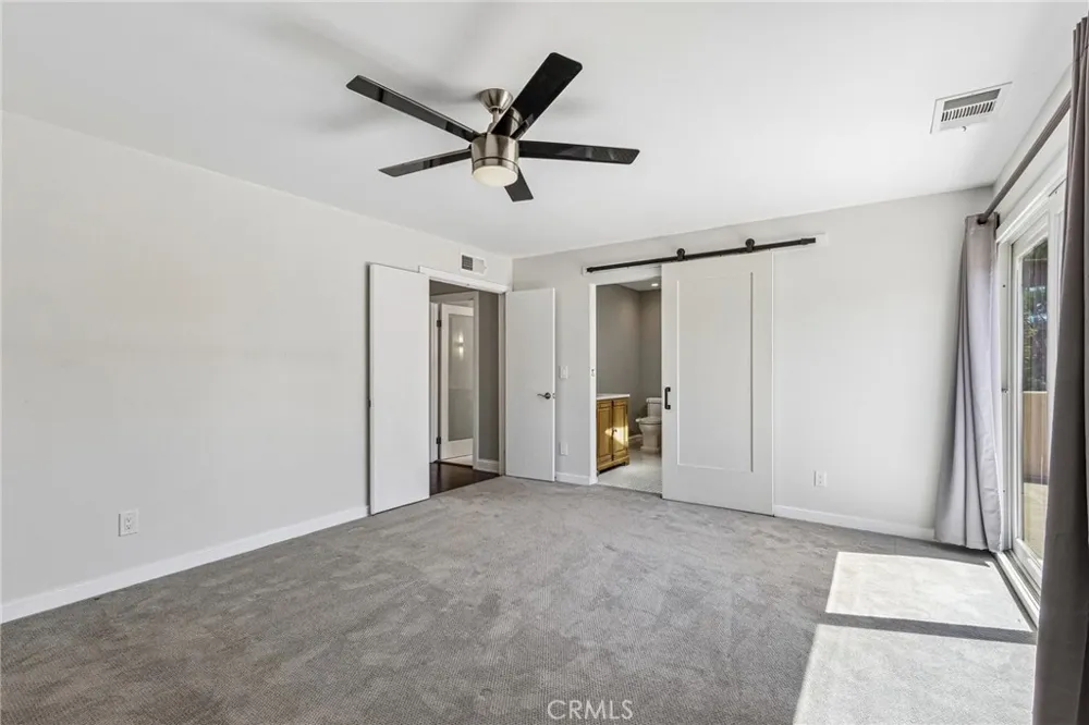 42 Kanan Road Oak Park, CA 91377