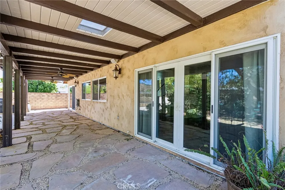 42 Kanan Road Oak Park, CA 91377
