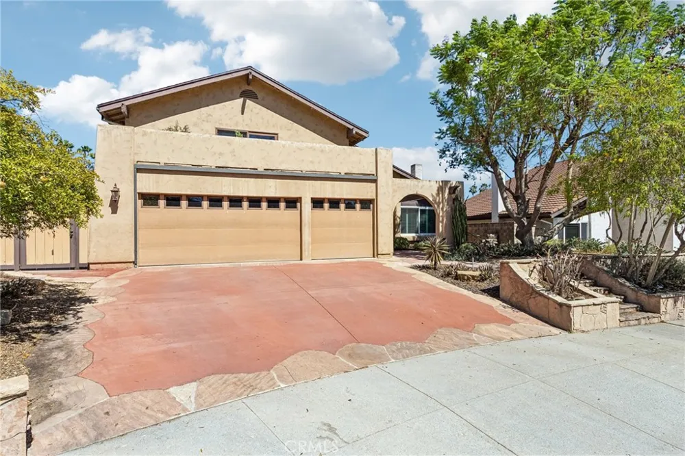 42 Kanan Road Oak Park, CA 91377