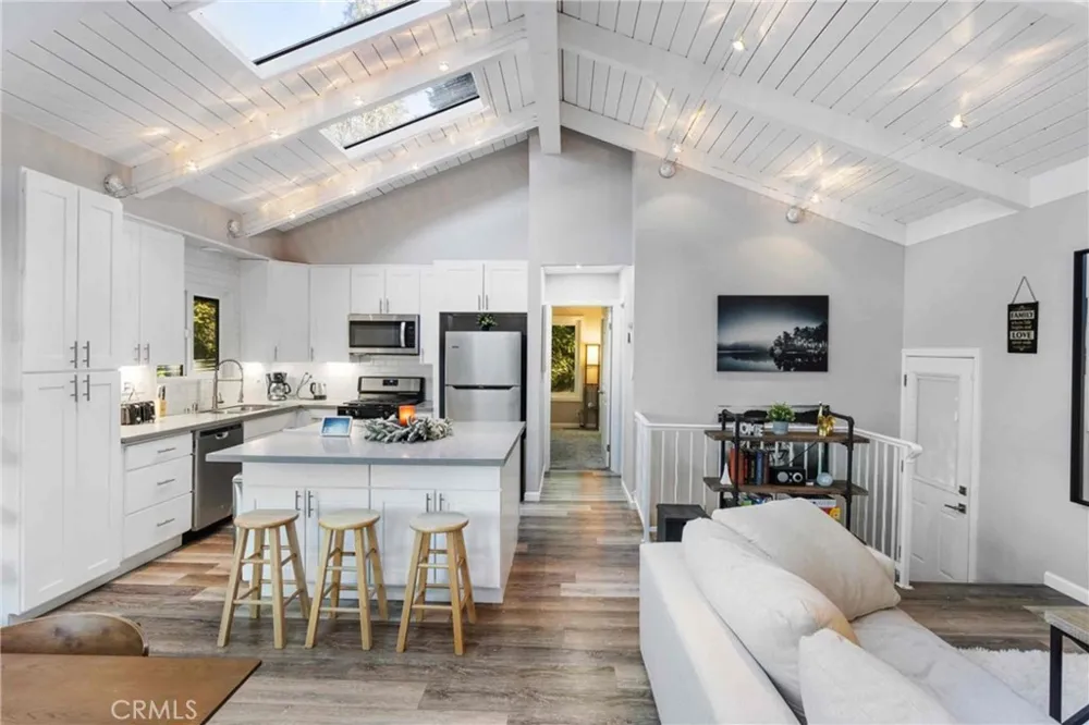 24649 Valle Drive Crestline, CA 92325