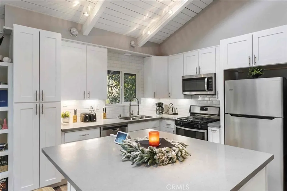 24649 Valle Drive Crestline, CA 92325