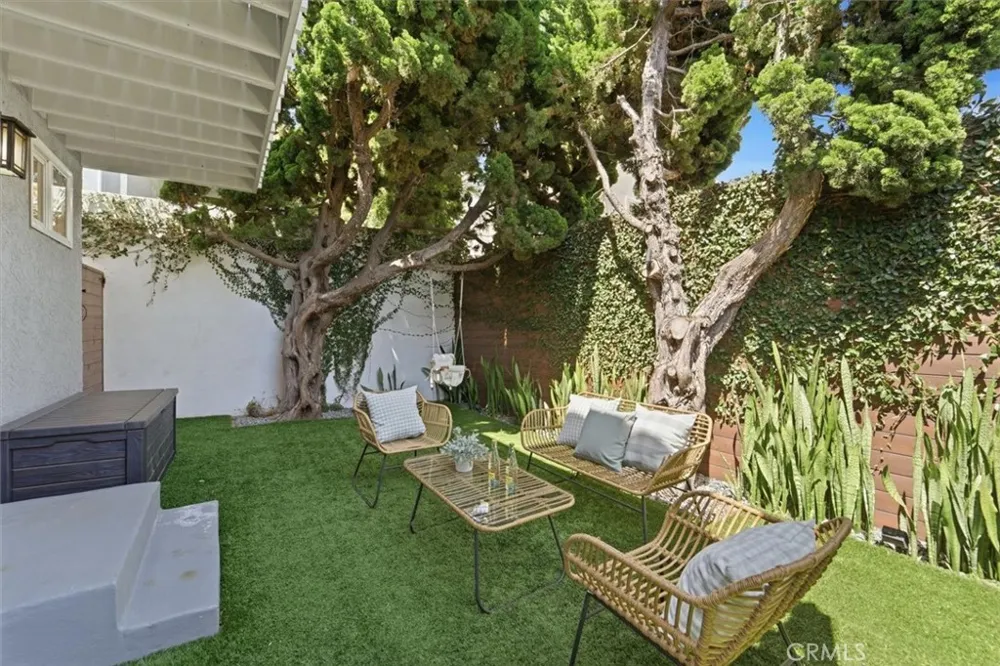1610 Carver Redondo Beach, CA 90278