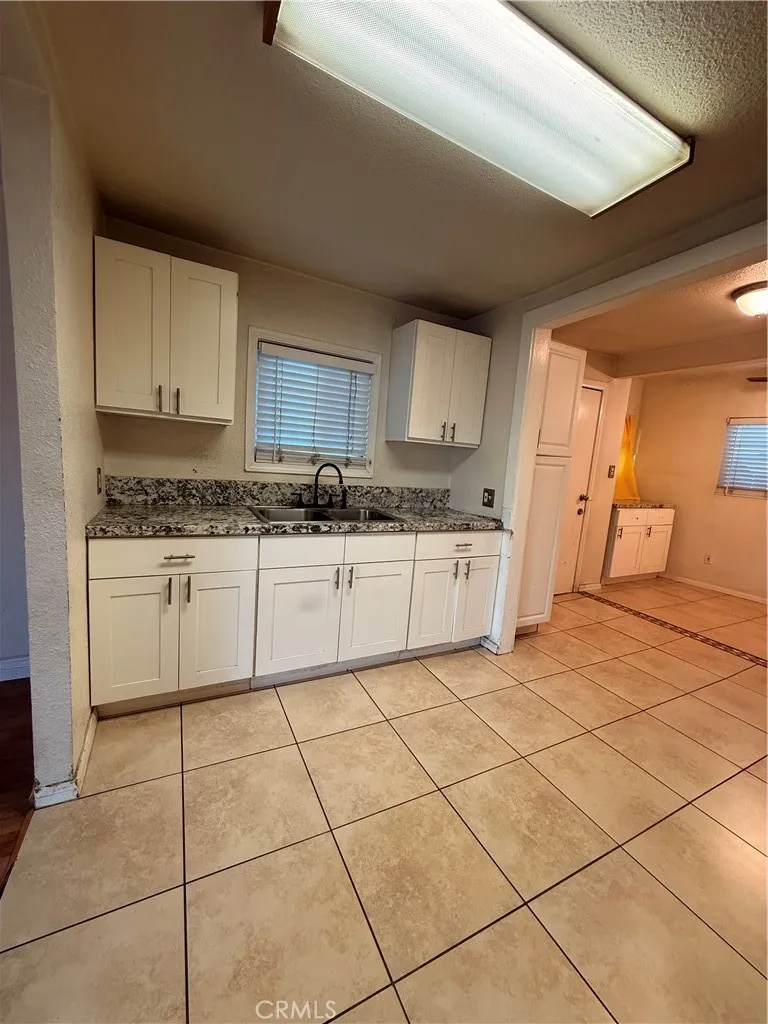 13606 S Largo Avenue Compton, CA 90222