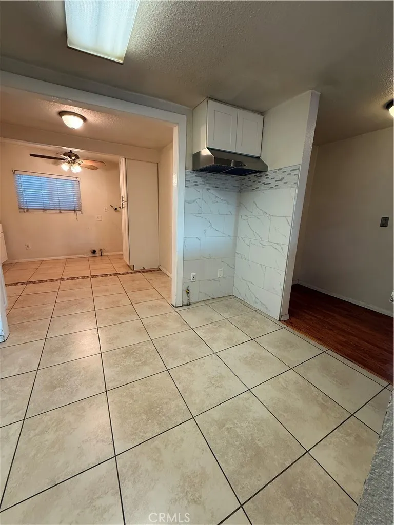 13606 S Largo Avenue Compton, CA 90222