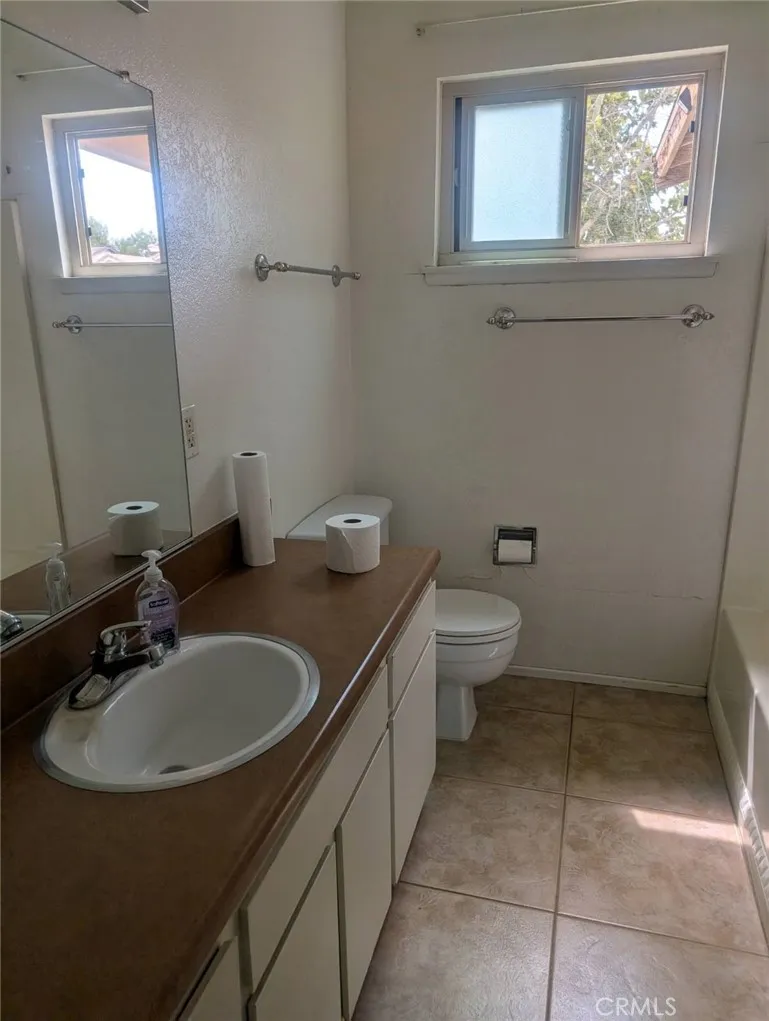 13887 Oakmont Drive Victorville, CA 92395
