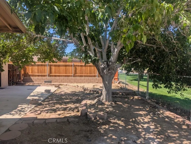 13887 Oakmont Drive Victorville, CA 92395