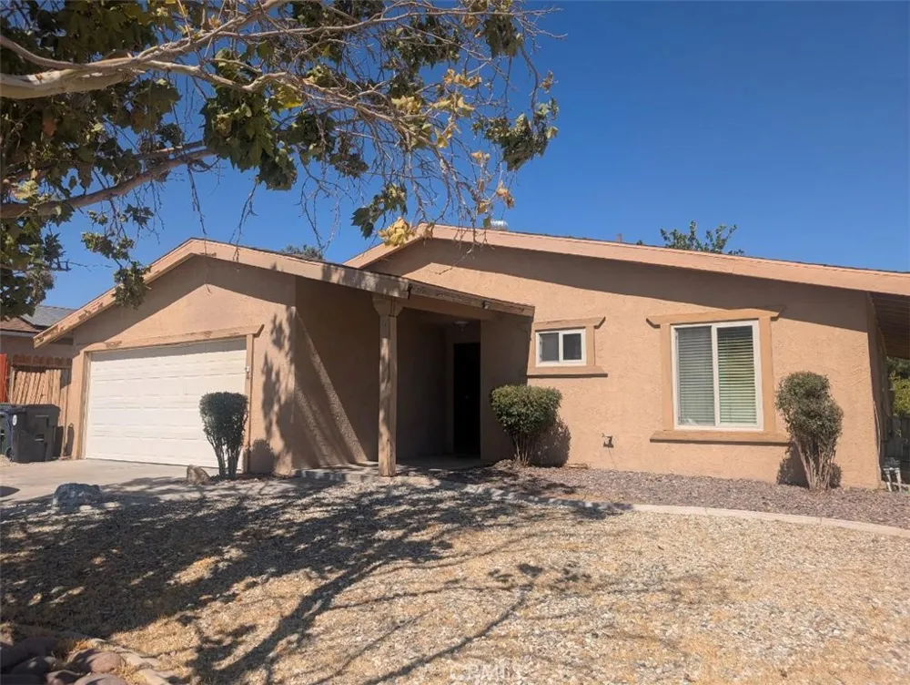 13887 Oakmont Drive Victorville, CA 92395