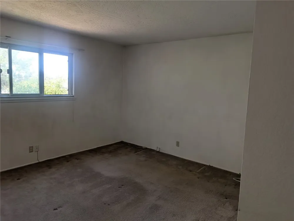13887 Oakmont Drive Victorville, CA 92395