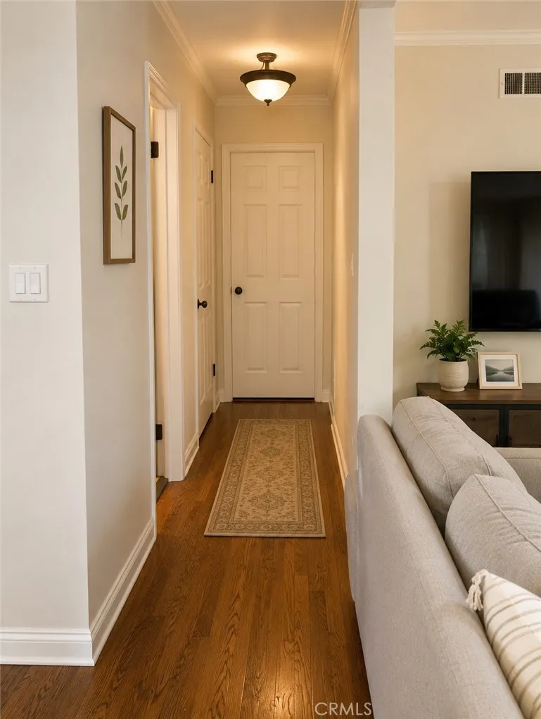 18932 Wyandotte Street Reseda, CA 91335