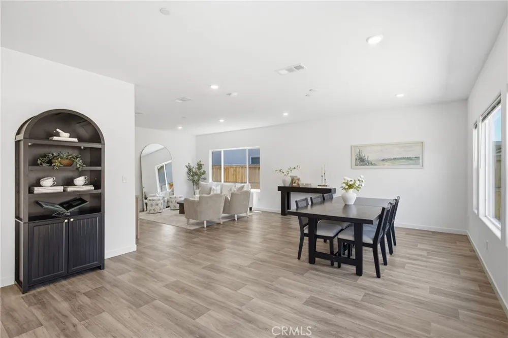 9634 Maple Terrace Lane Shafter, CA 93263