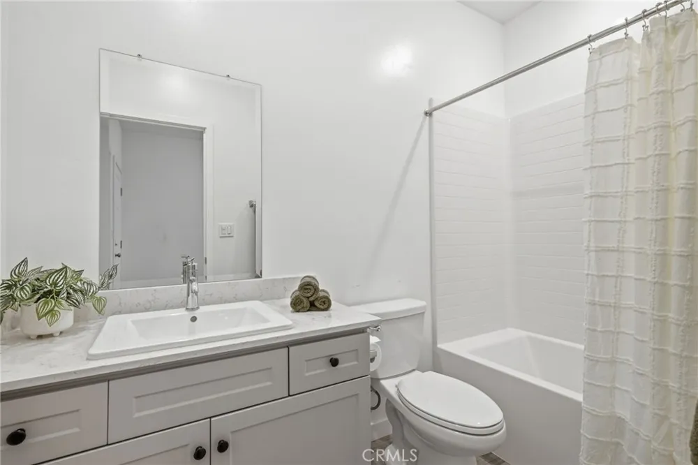 9634 Maple Terrace Lane Shafter, CA 93263
