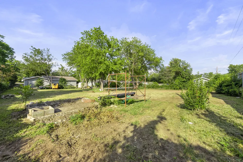 1905 Bissel Lane Austin, TX 78745