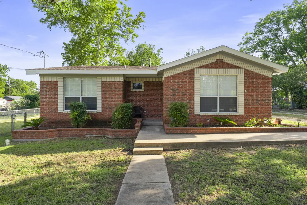 1905 Bissel Lane Austin, TX 78745
