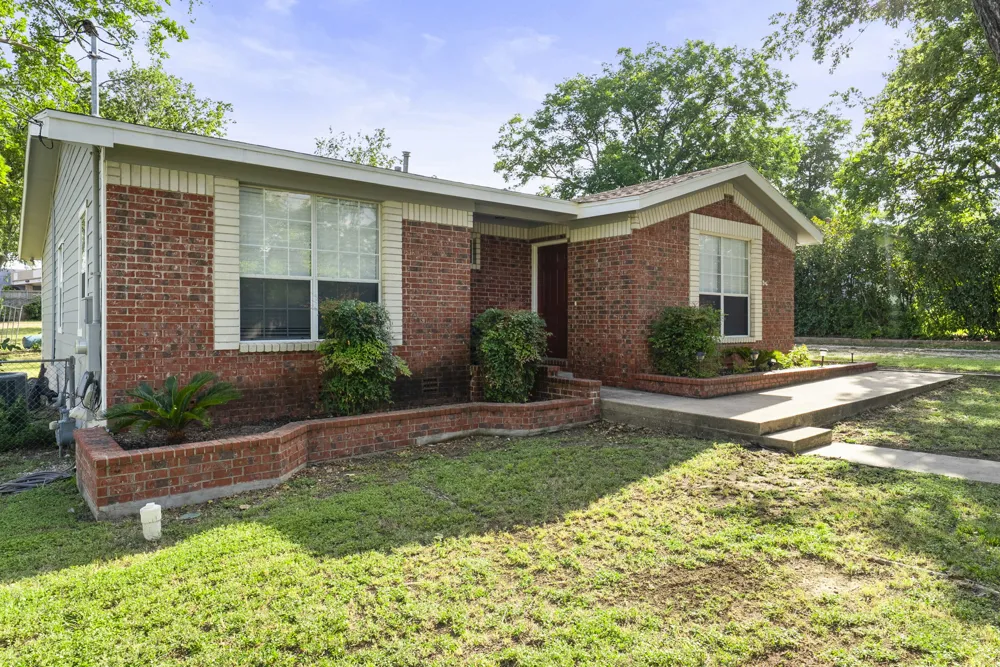 1905 Bissel Lane Austin, TX 78745