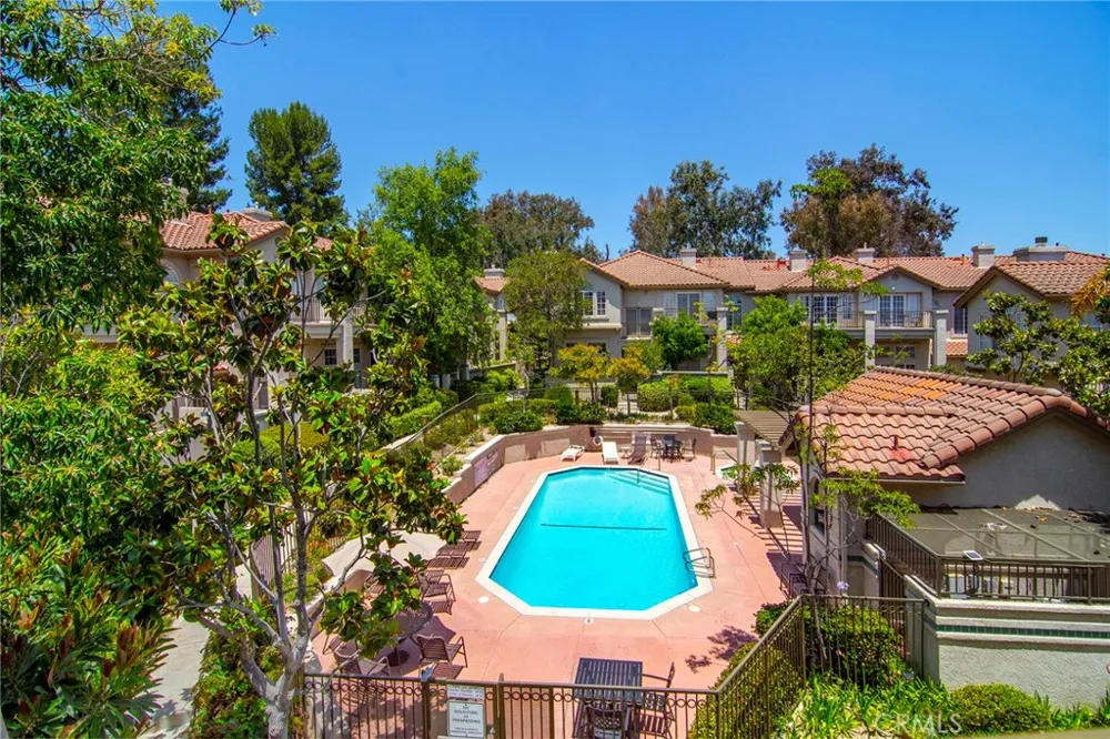 618 Warwick Avenue Thousand Oaks, CA 91360