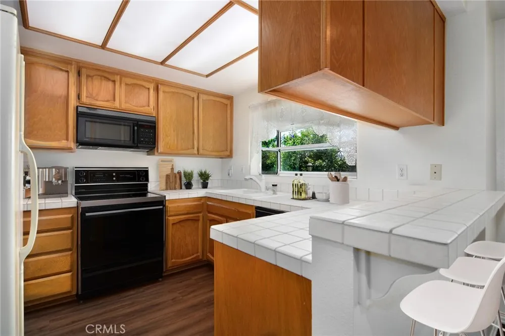 618 Warwick Avenue Thousand Oaks, CA 91360