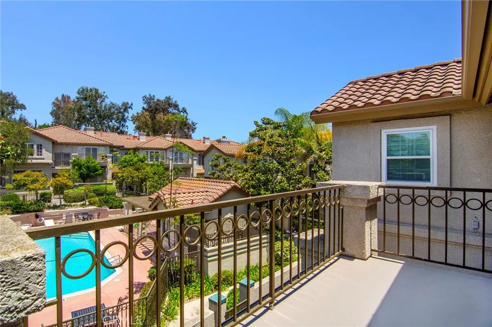618 Warwick Avenue Thousand Oaks, CA 91360