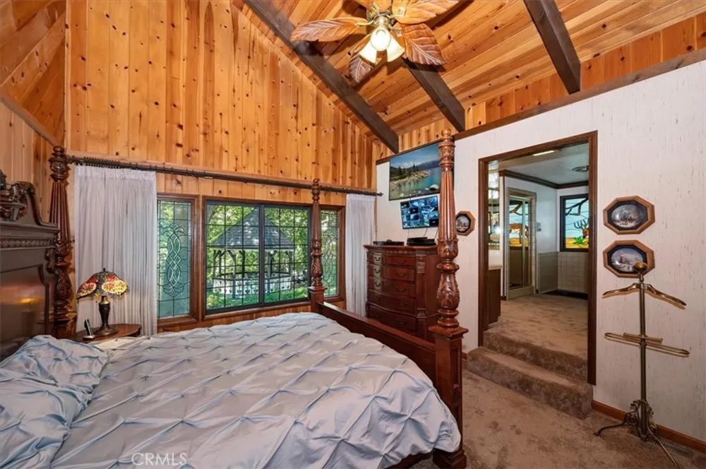 31221 Old City Creek Running Springs, CA 92382