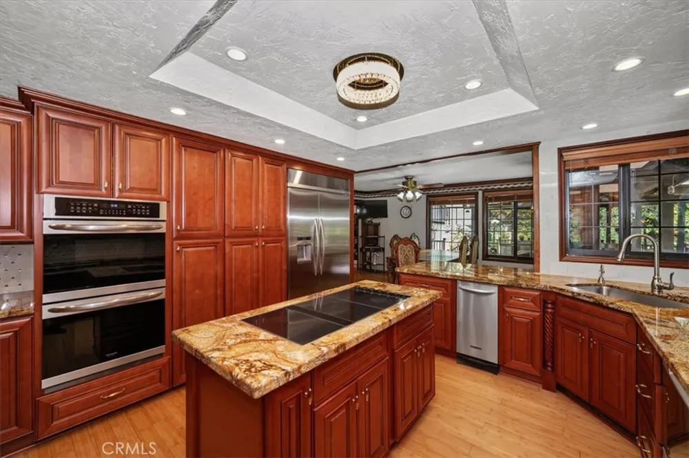 31221 Old City Creek Running Springs, CA 92382