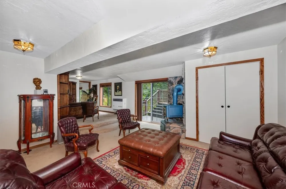 31221 Old City Creek Running Springs, CA 92382