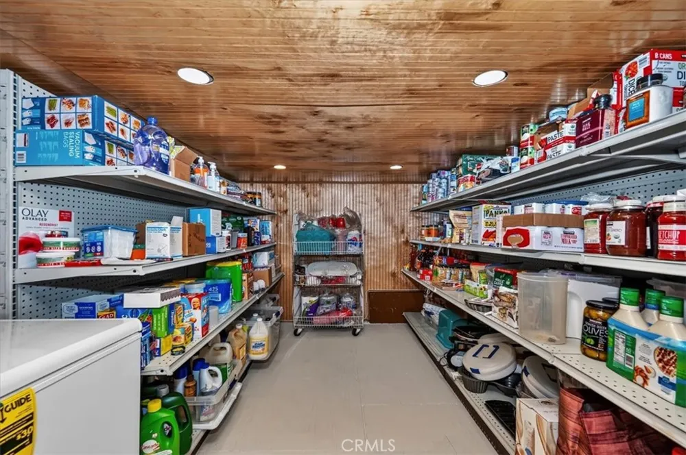 31221 Old City Creek Running Springs, CA 92382