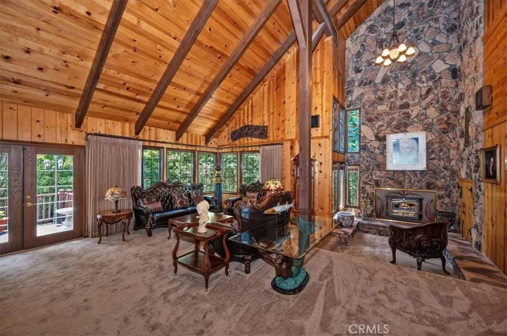 31221 Old City Creek Running Springs, CA 92382