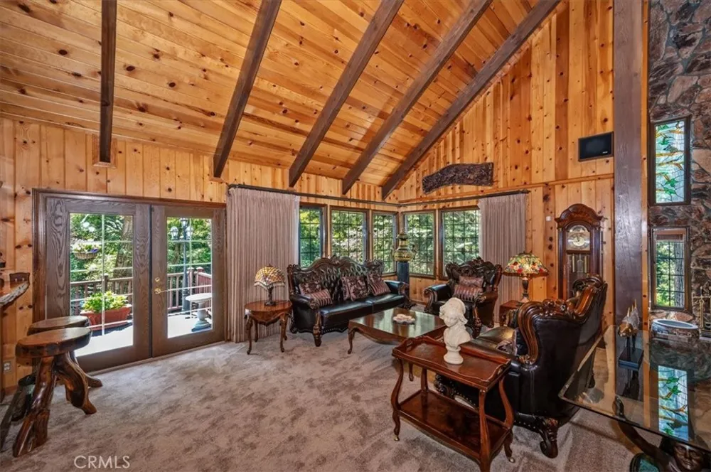 31221 Old City Creek Running Springs, CA 92382