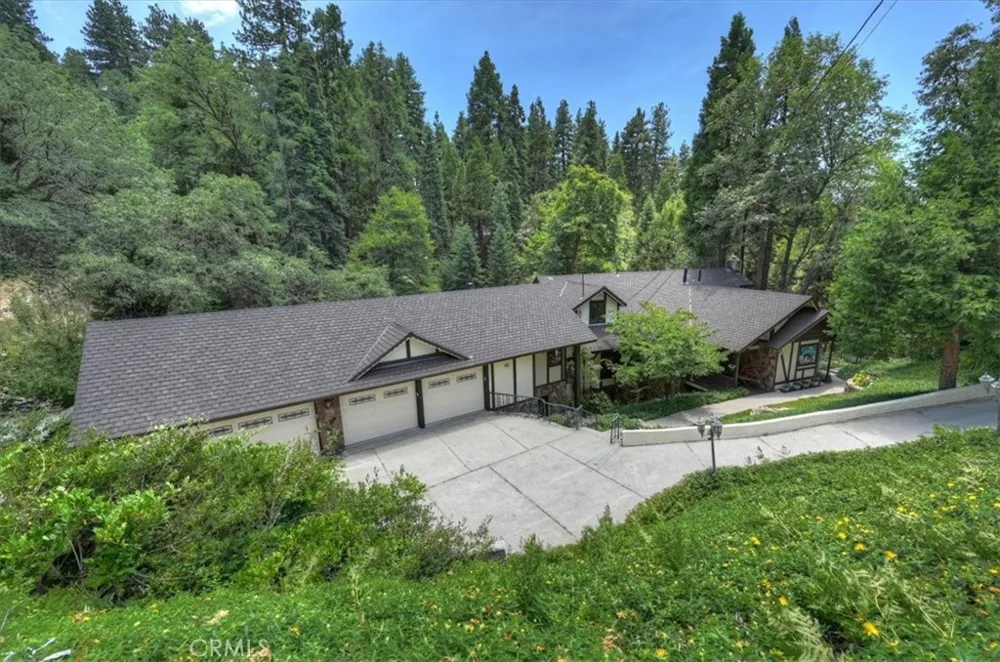 31221 Old City Creek Running Springs, CA 92382