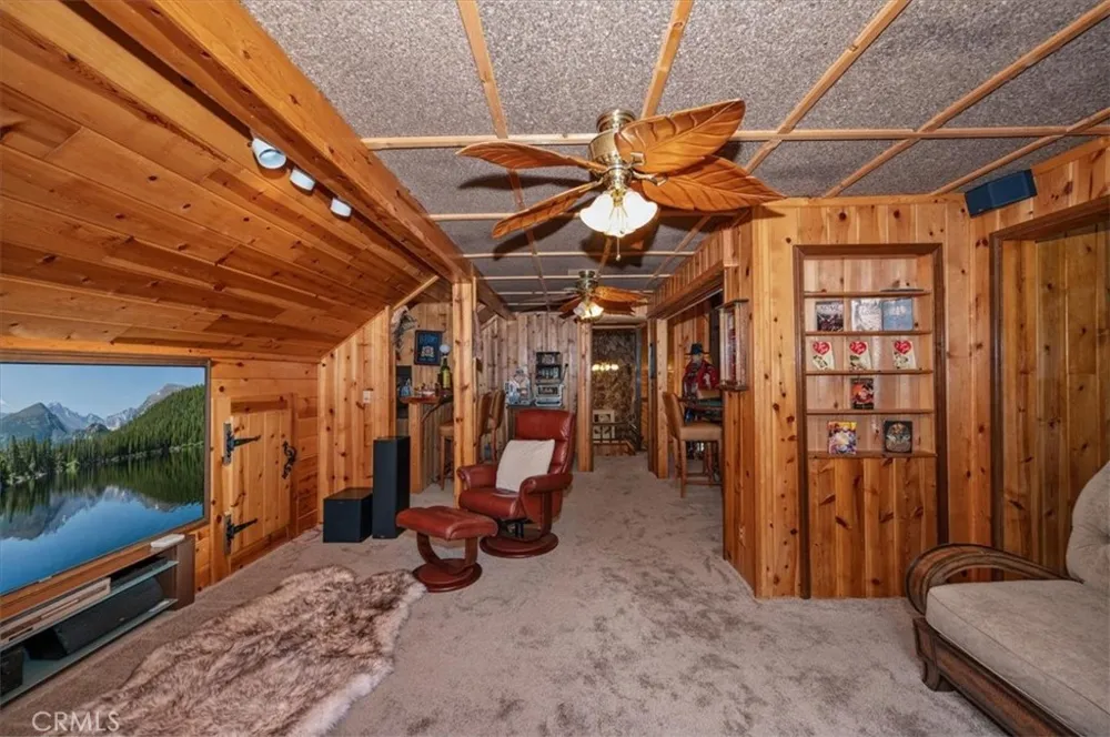 31221 Old City Creek Running Springs, CA 92382