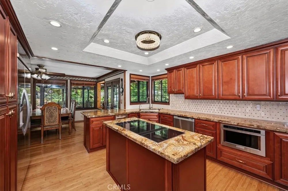 31221 Old City Creek Running Springs, CA 92382