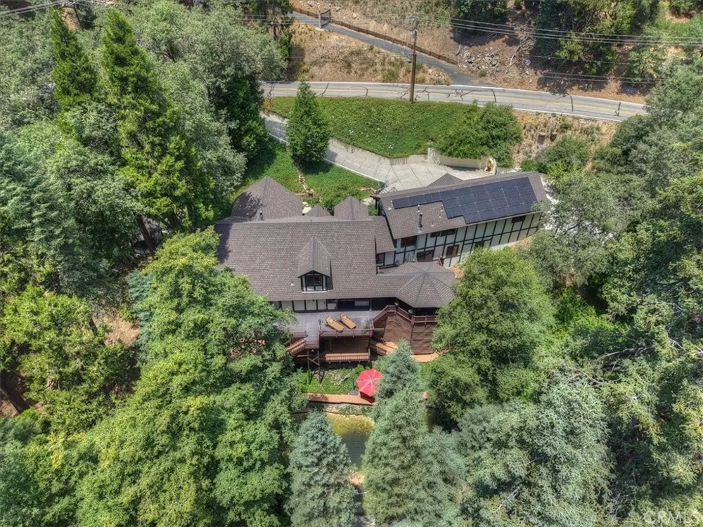 31221 Old City Creek Running Springs, CA 92382