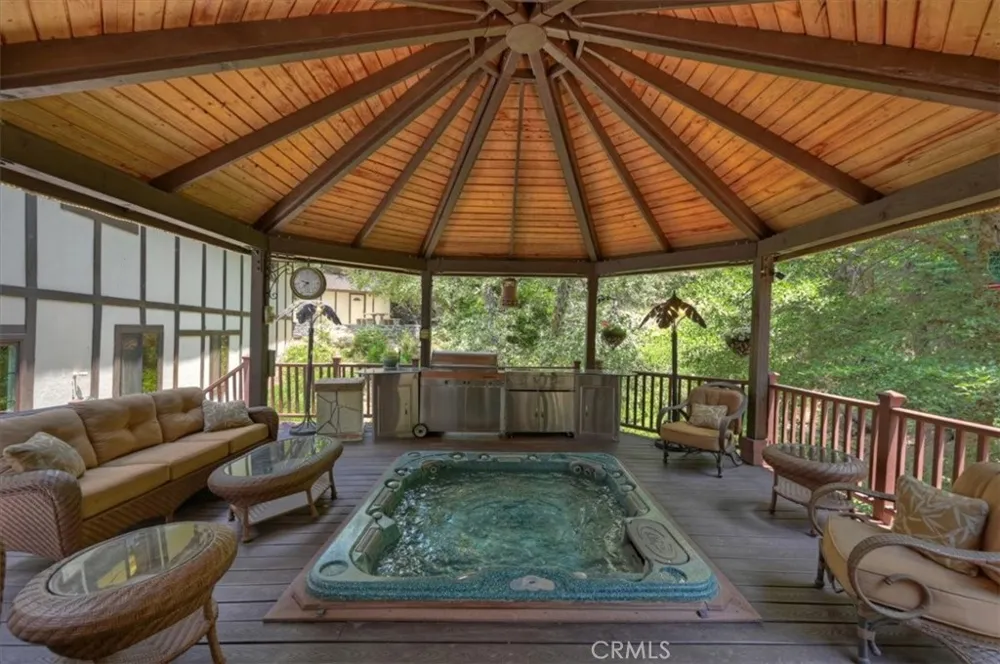 31221 Old City Creek Running Springs, CA 92382