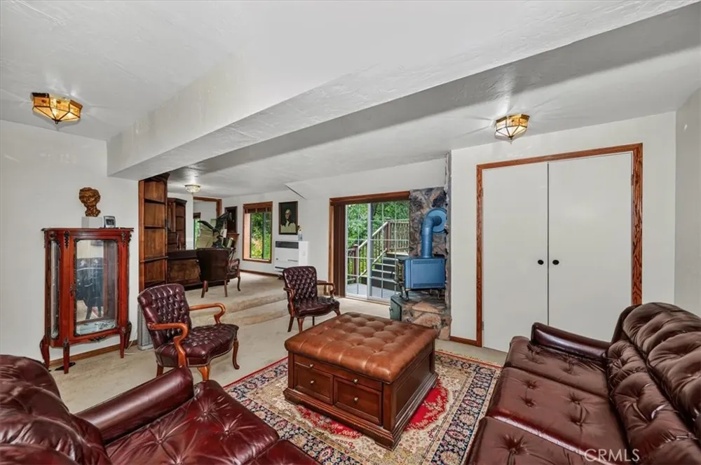31221 Old City Creek Running Springs, CA 92382