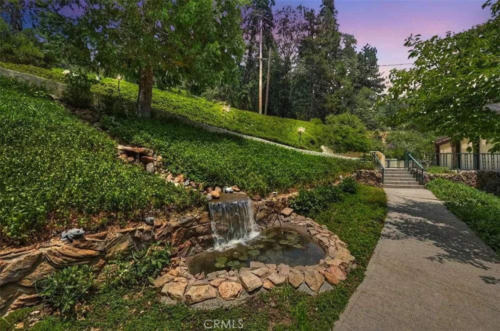31221 Old City Creek Running Springs, CA 92382