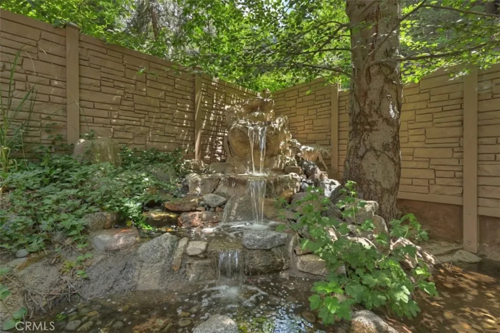 31221 Old City Creek Running Springs, CA 92382