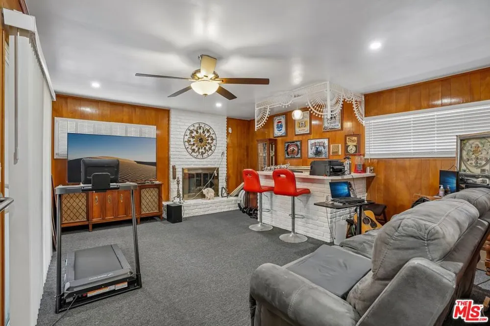 12825 Morning Avenue Downey, CA 90242