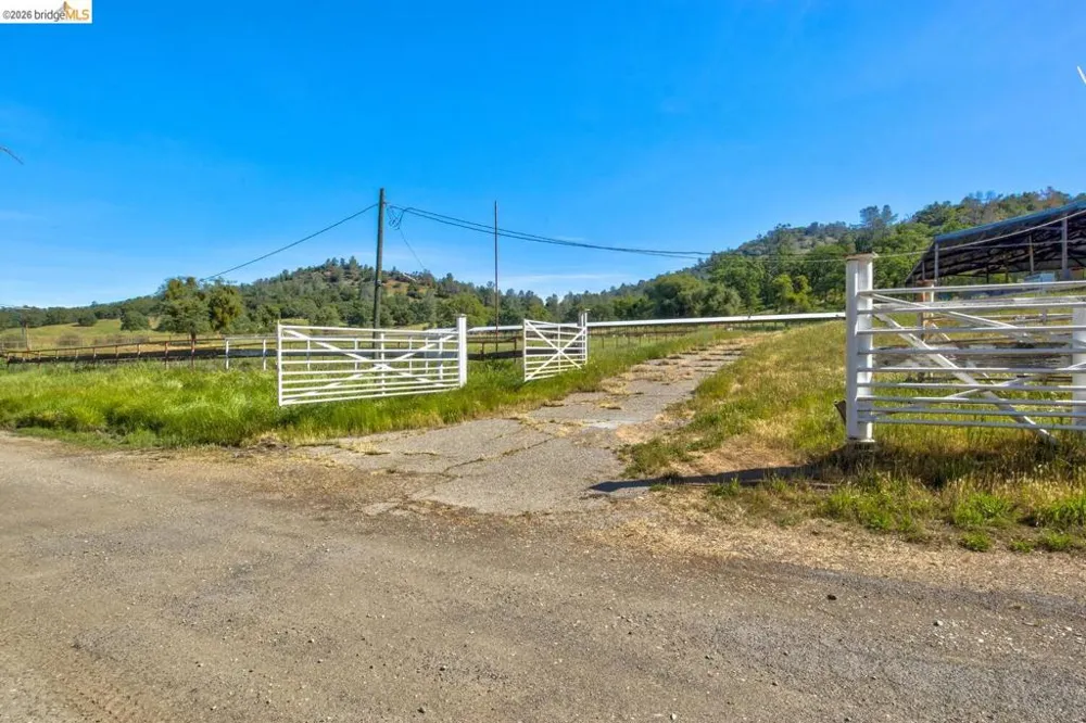4780 Mary Harrison Mine Rd Coulterville, CA 95311