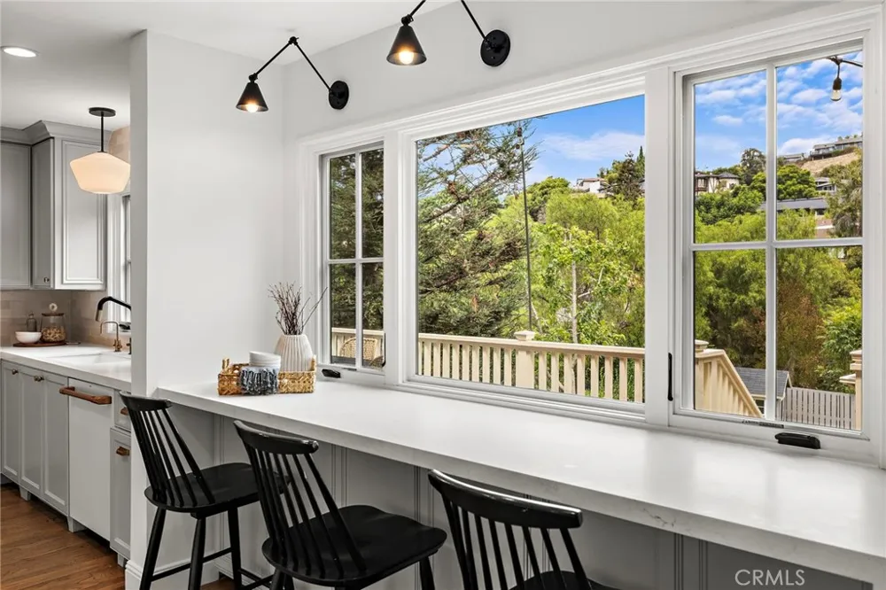 916 Bluebird Canyon Drive Laguna Beach, CA 92651