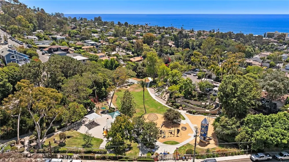 916 Bluebird Canyon Drive Laguna Beach, CA 92651
