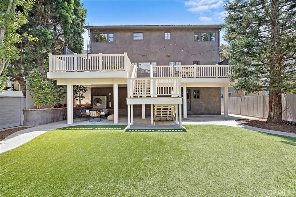 916 Bluebird Canyon Drive Laguna Beach, CA 92651