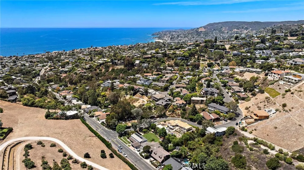 916 Bluebird Canyon Drive Laguna Beach, CA 92651