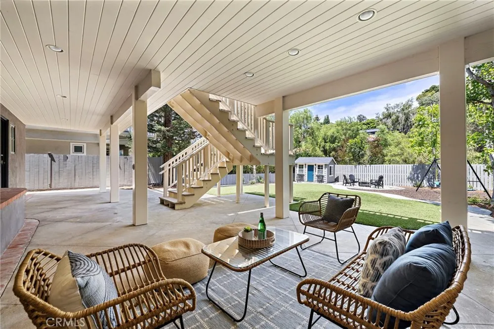 916 Bluebird Canyon Drive Laguna Beach, CA 92651