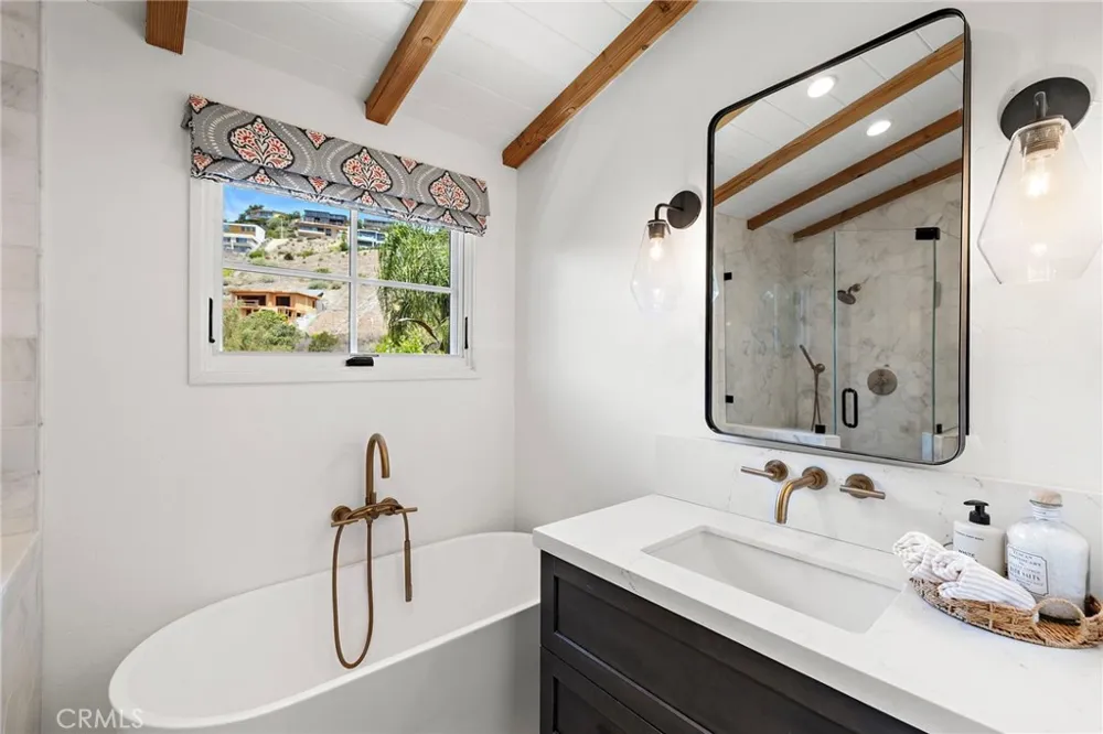 916 Bluebird Canyon Drive Laguna Beach, CA 92651