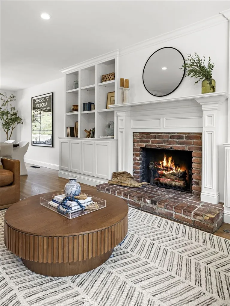 916 Bluebird Canyon Drive Laguna Beach, CA 92651